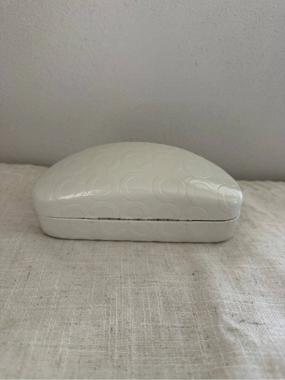 Coach Signature C Cream Clam Shell Sunglasses Case with Brown Interior